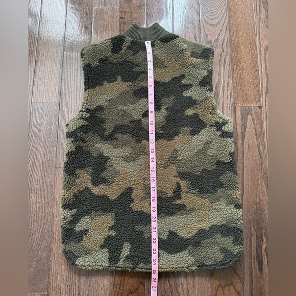 Ralph Lauren Double RL Camouflage Sherpa Vest
Size XS Gentle used - Picture 7 of 10